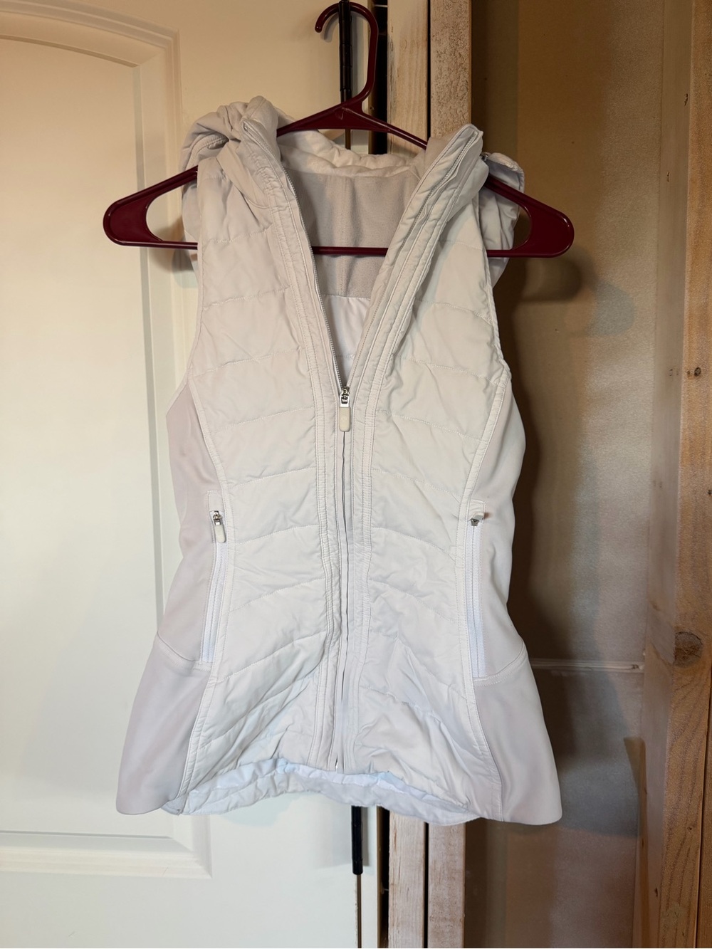 Lululemon Another Mile White Puffer Vest Size 4